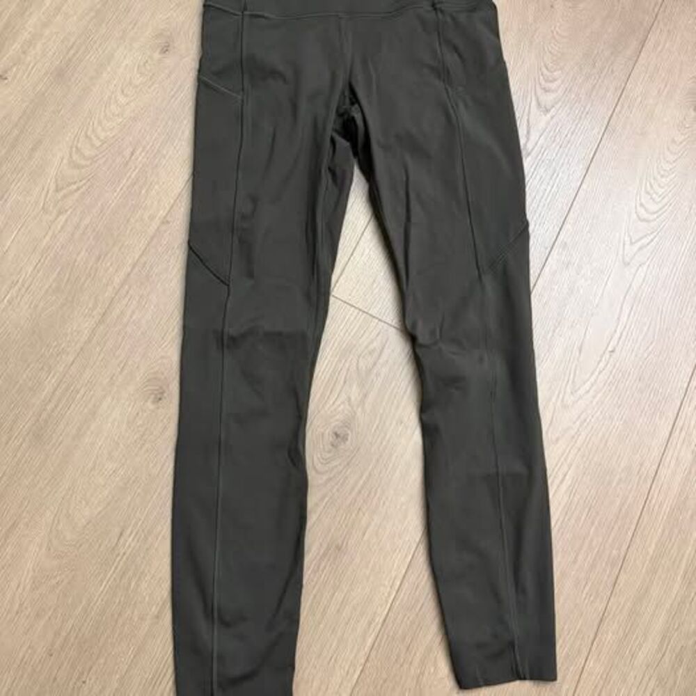 Lululemon Fast and Free High-Rise Tight with Pockets Size 6 olive green